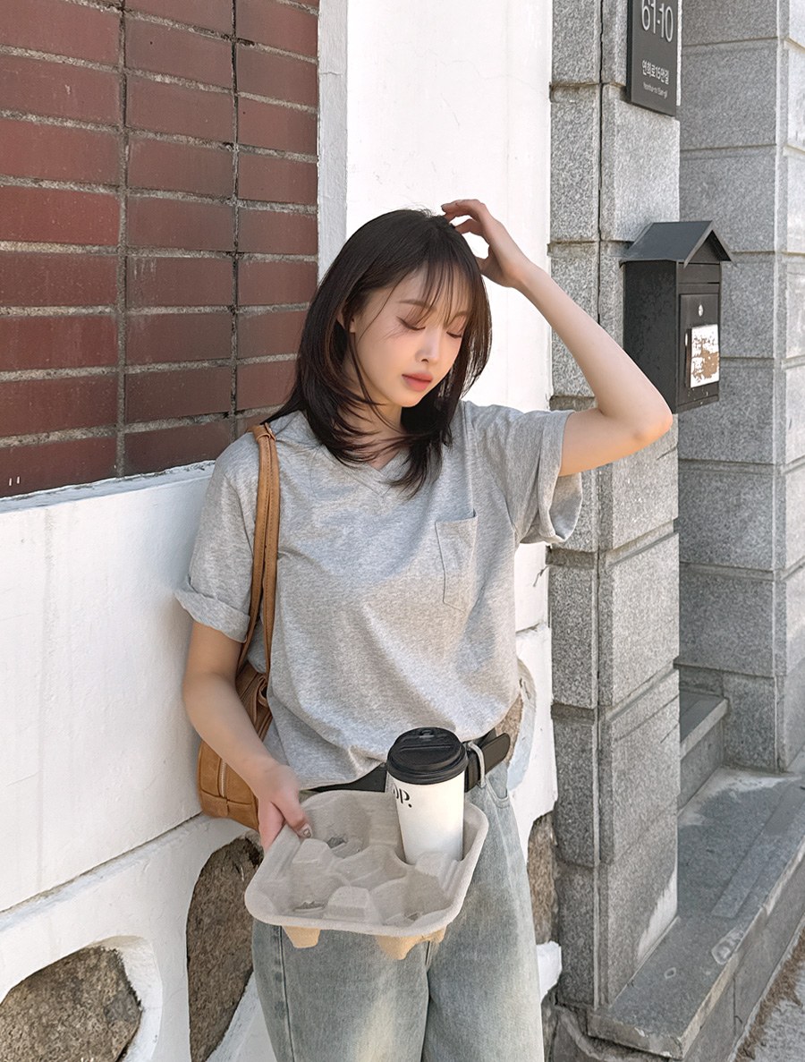 EMUDI V領口袋T卹