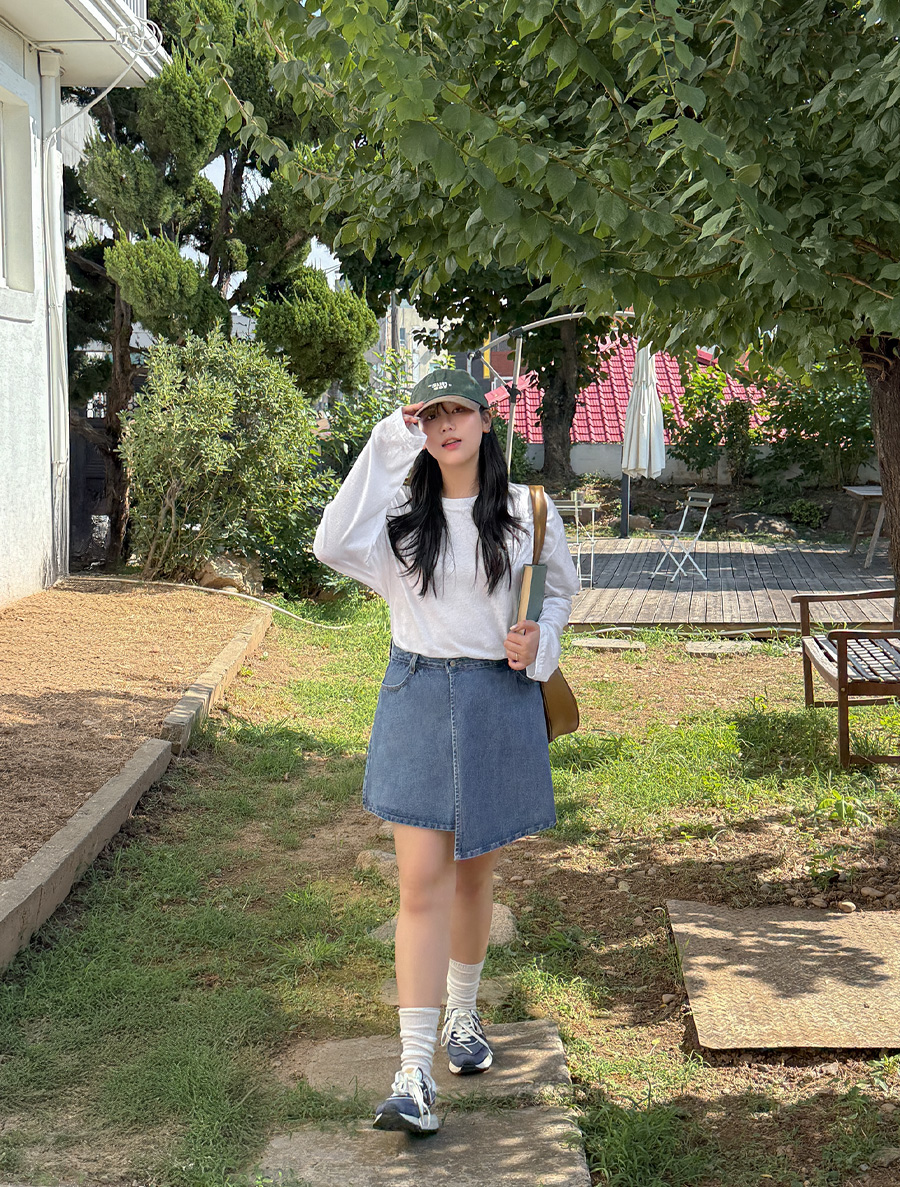 Tzurenf Unbalance 牛仔色裹身短褲