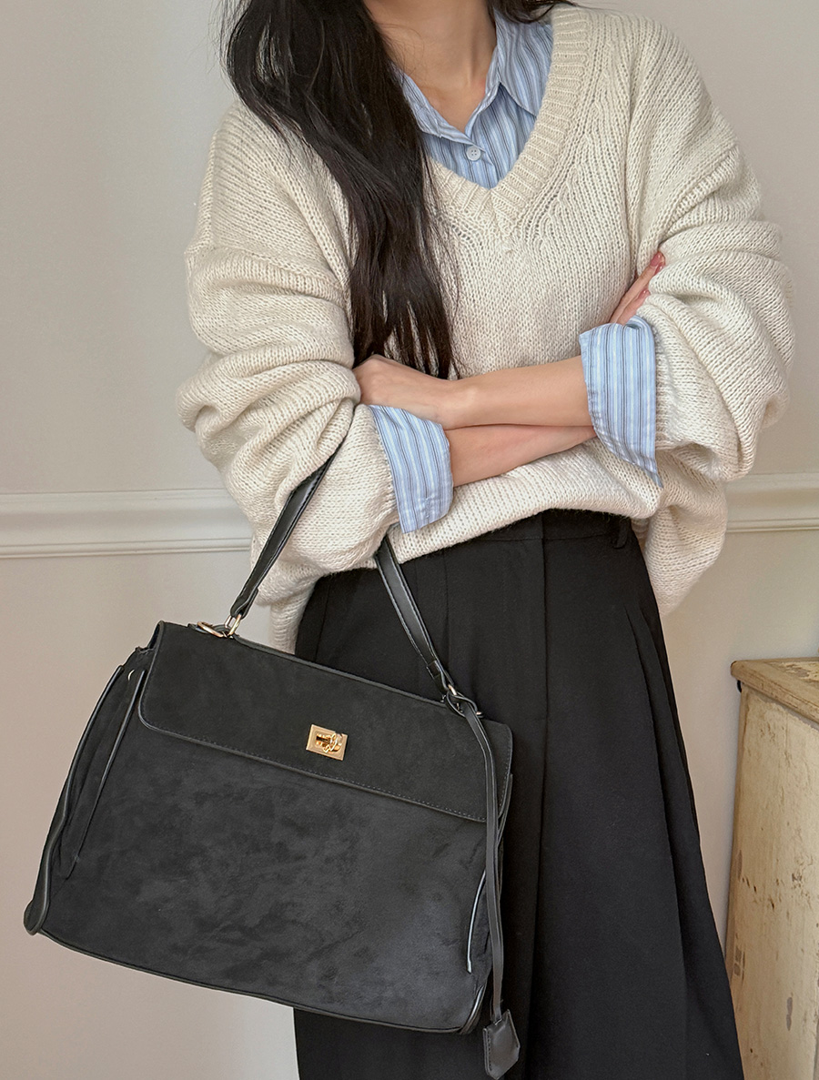 Petiben 翻毛皮 Square 斜背包