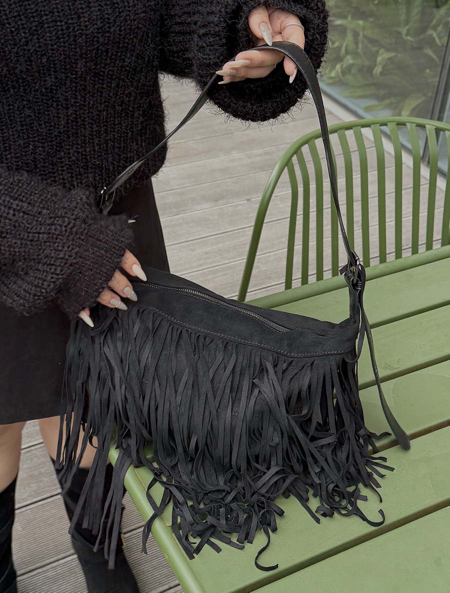 Atenyu 翻毛皮流蘇斜背包
