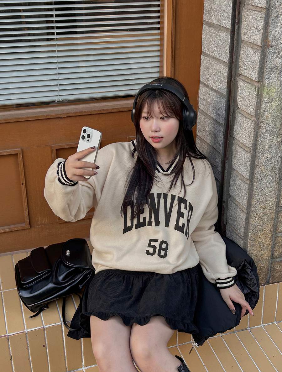 Mudipen 抓絨字母 V 領男士