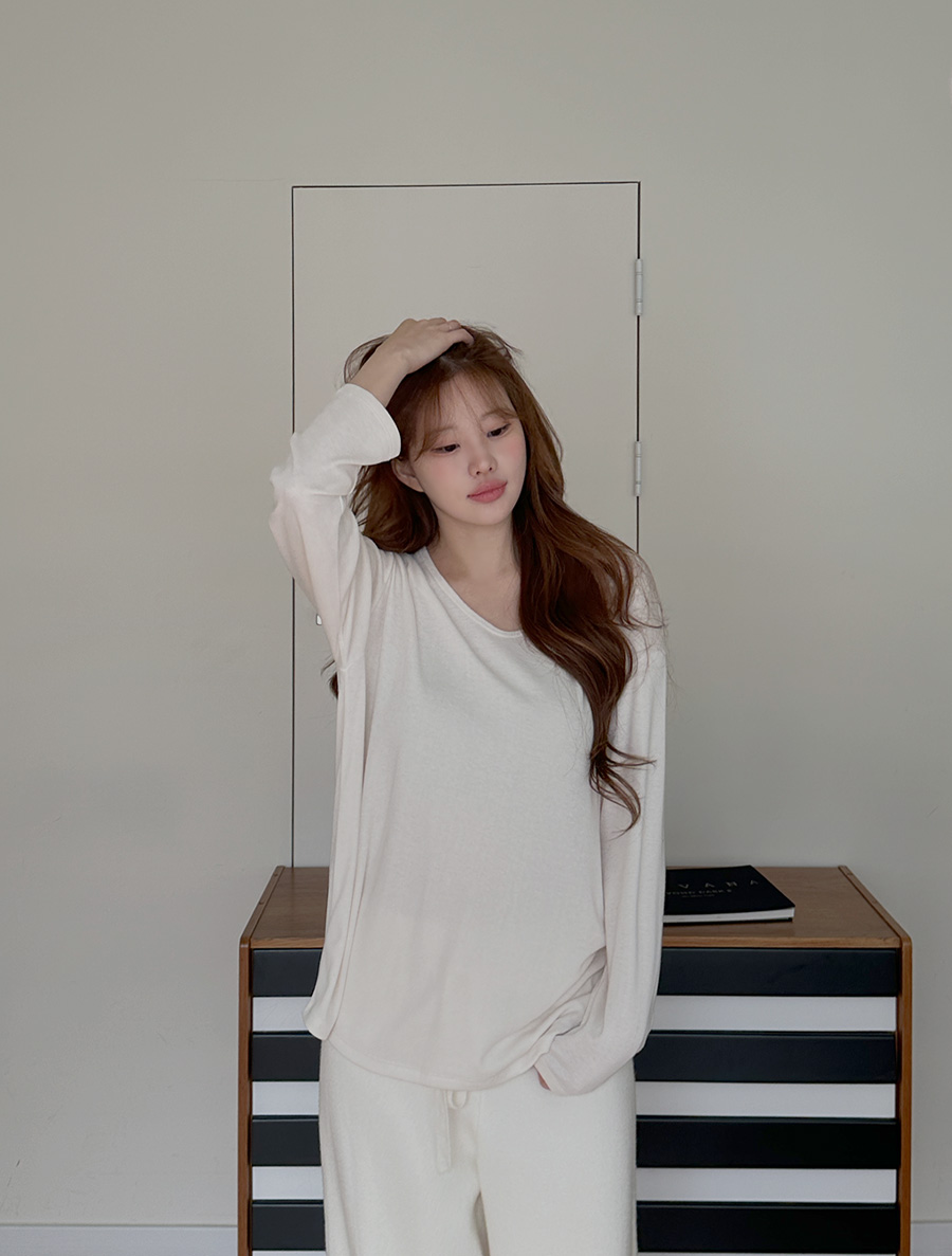 Atopon 桃絨基本款 V 領 T 卹