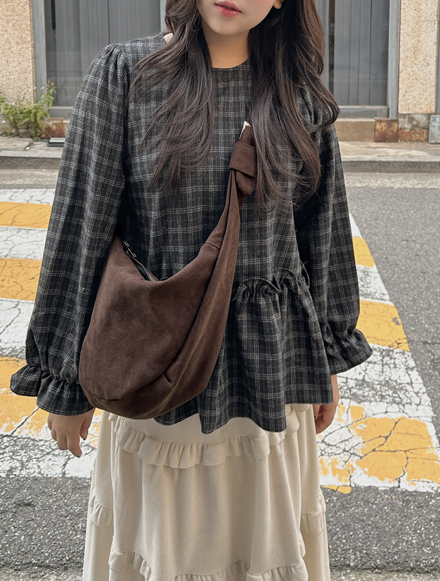 Muean 翻毛皮扣 斜背包