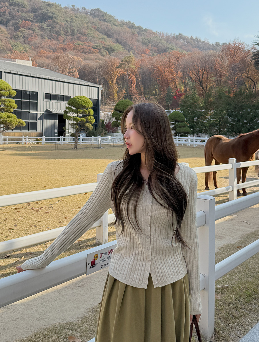 Min A-Pyu 黏膠高麗針織開襟襯衫