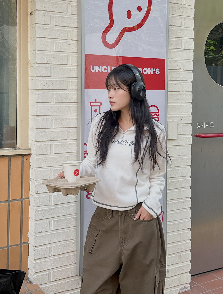 [EVELLET] Vivne 抓絨半拉鍊 T 卹