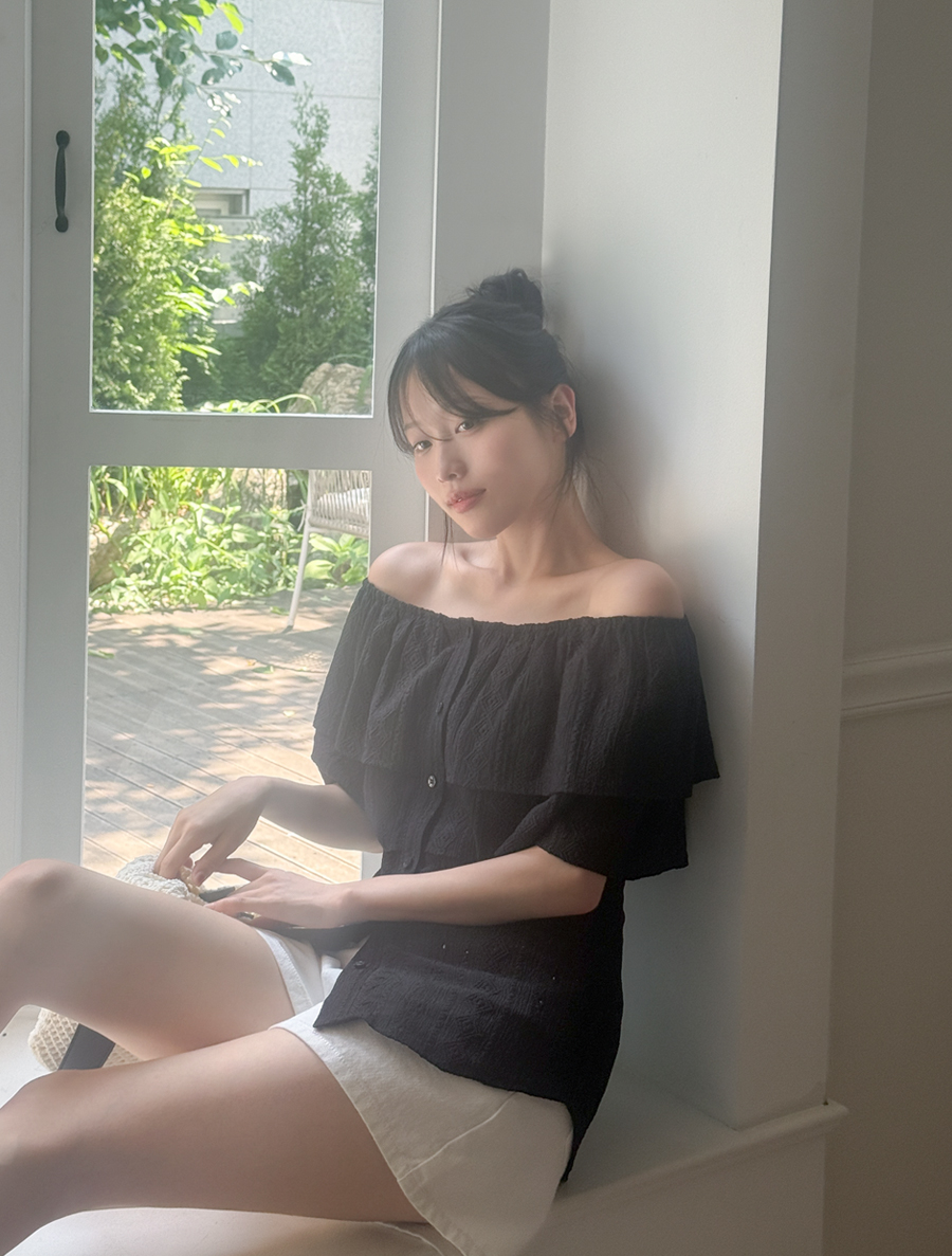 [EVELLET] Teszu 荷葉邊露肩女洋裝