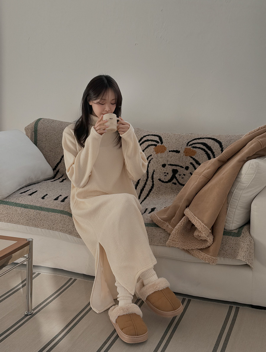 MUEVEN 羅紋高領開衩長連身裙