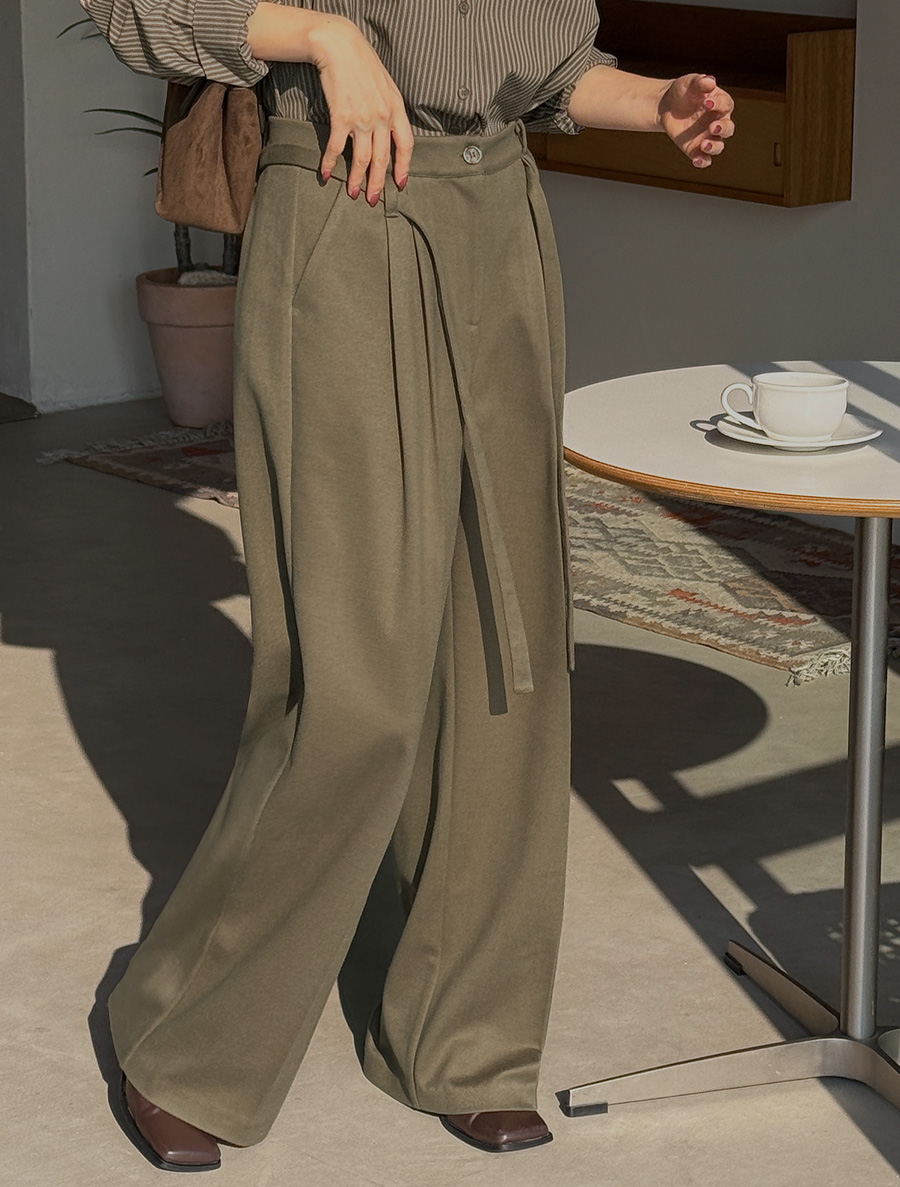 [EVELLET] Myrent 鞋帶套裝羊毛蓬蓬裙寬腿長靴