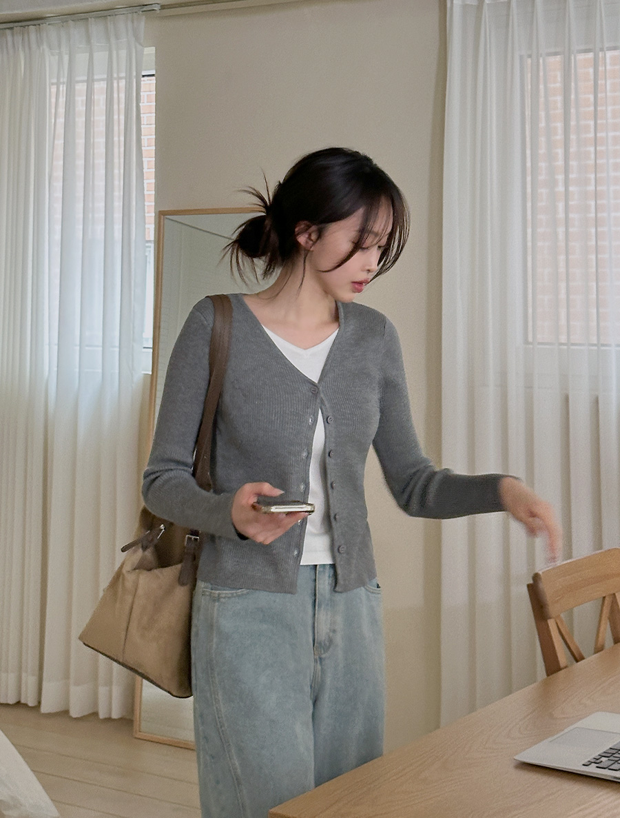 [EVELLET] Deare V領開層針織襯衫