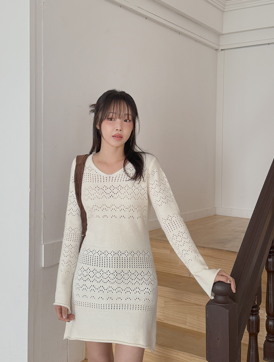 [EVELLET] Arotto V領 skasi 多層刺繡